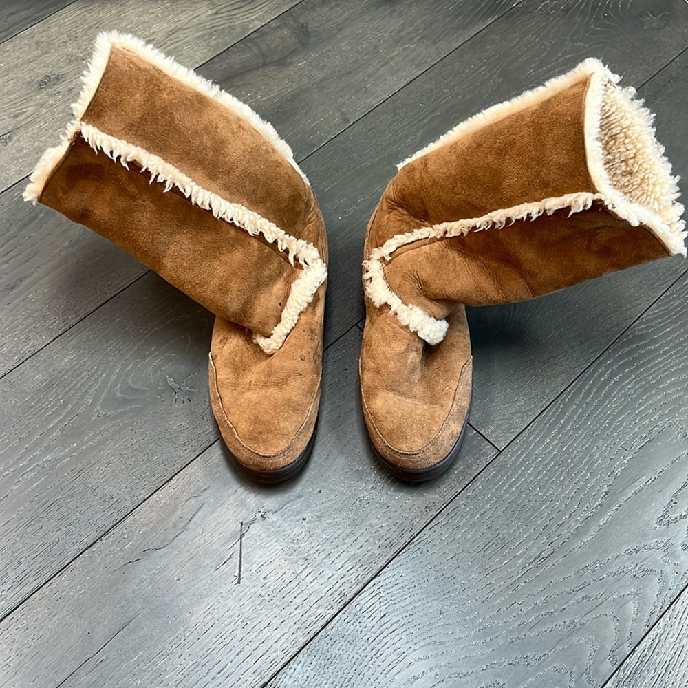 UGG BOOTS SIZE W9
